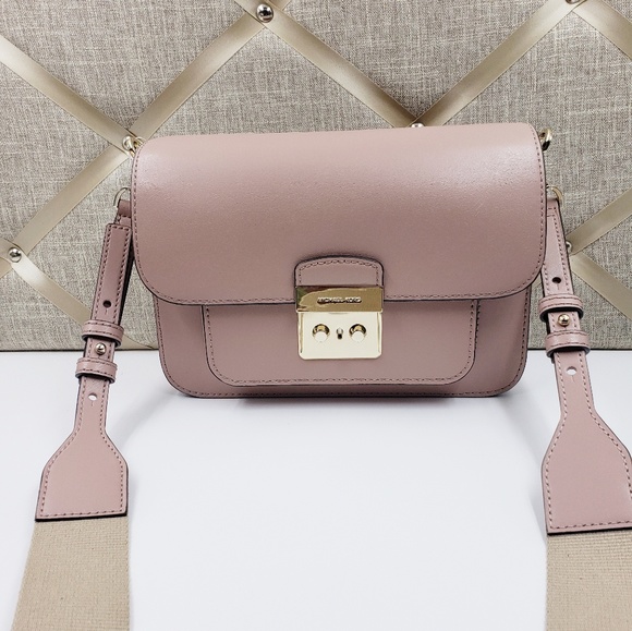 *SOLD*Michael Kors💝Pink💝Leather Crossbody Bag - Picture 6 of 8